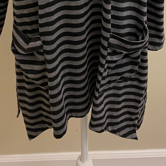 August Silk Cowl Neck Stripe Top Size Large - Picture 6 of 10